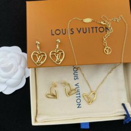 Picture of LV Sets _SKULVsuits02cly8612977